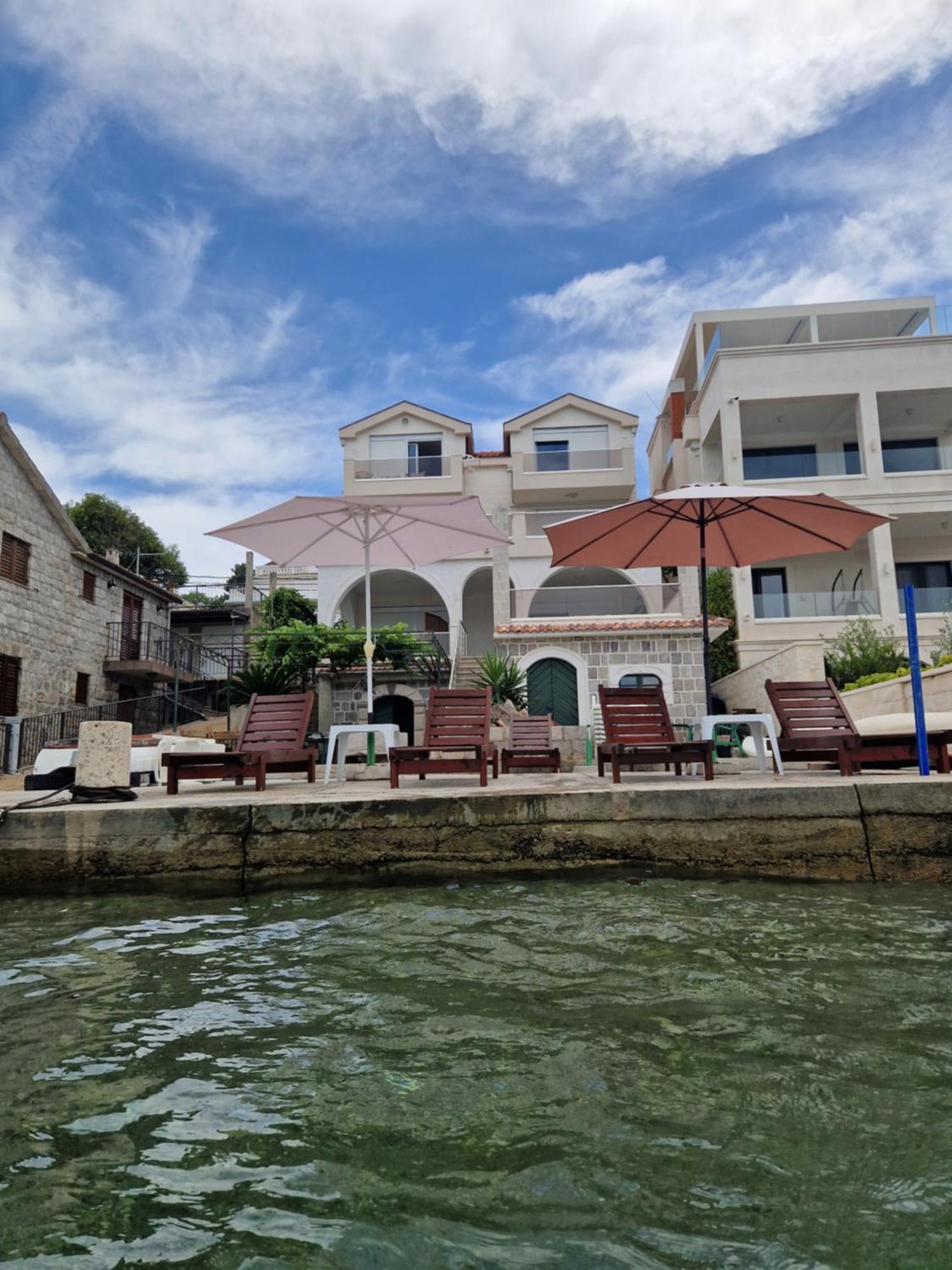 Franovic Apartments Tivat Eksteriør billede