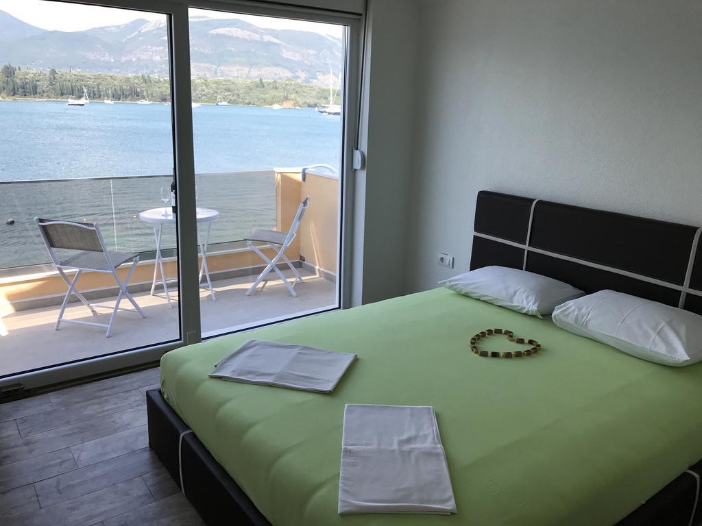 Franovic Apartments Tivat Eksteriør billede