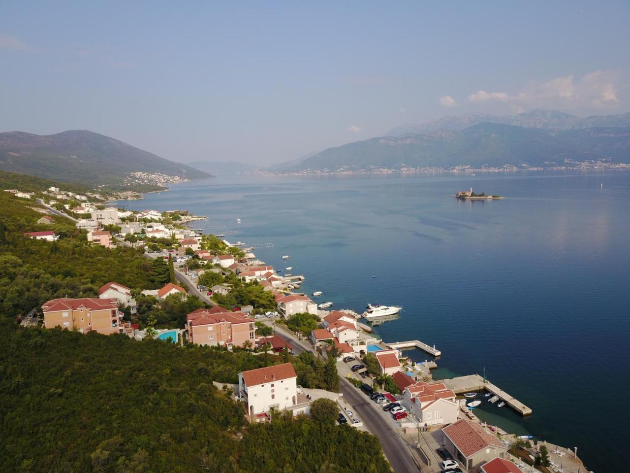Franovic Apartments Tivat Eksteriør billede